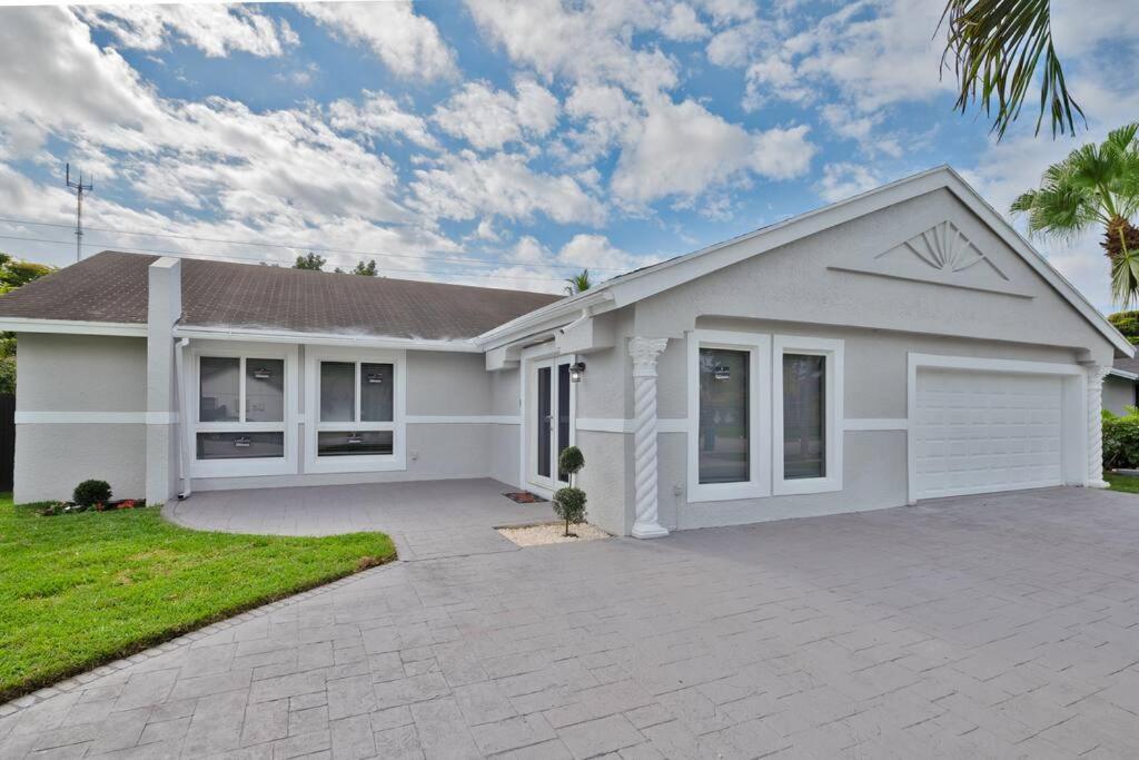 Spacious 4 Bedrooms, 2 Bathroom House With Pool Miramar Kültér fotó
